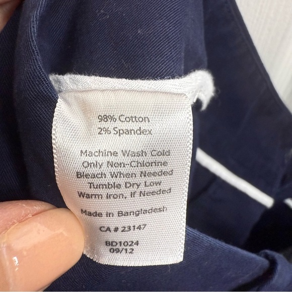 Talbots Navy Blue Flat Front Shorts with Tailored Design Size 8 GUC - Picture 4 of 4